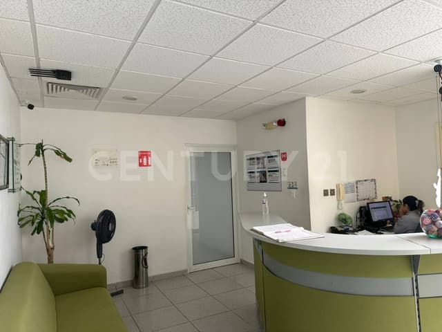 OFICINA DE LUJO AMUEBLADA EN RENTA PLAZA LOMAS