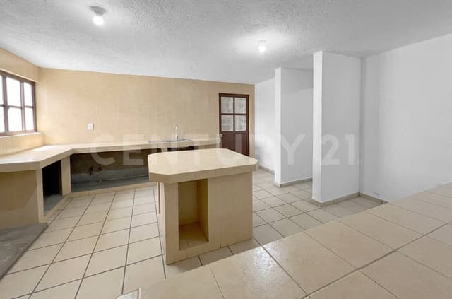 CASA ESTILO COLONIAL ANTIGUO