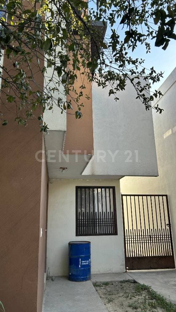 CASA EN VENTA EN COL. ANZURES VENTURA EN JUAREZ NUEVO LEON