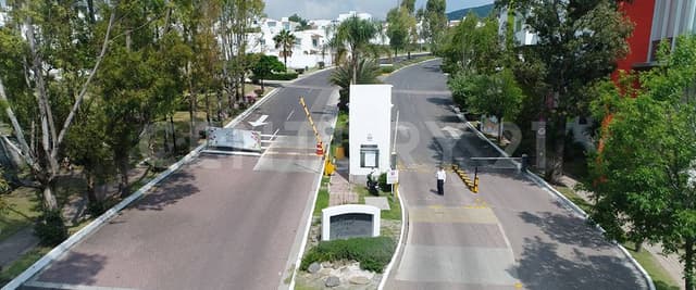 TERRENO EN VENTA REAL DE JURIQUILLA Precio abajo del Valor Catastral