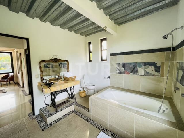 CASA EN RENTA EN VALLE DE BRAVO, CERCA DE ACATITLÁN