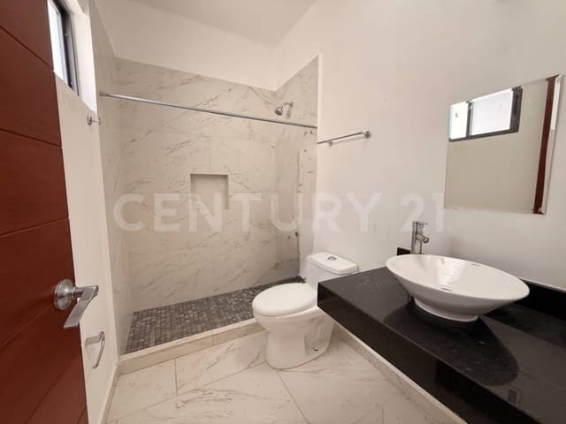 Amplia casa en Renta - Residencial la Rioja Av. 135 Cancún
