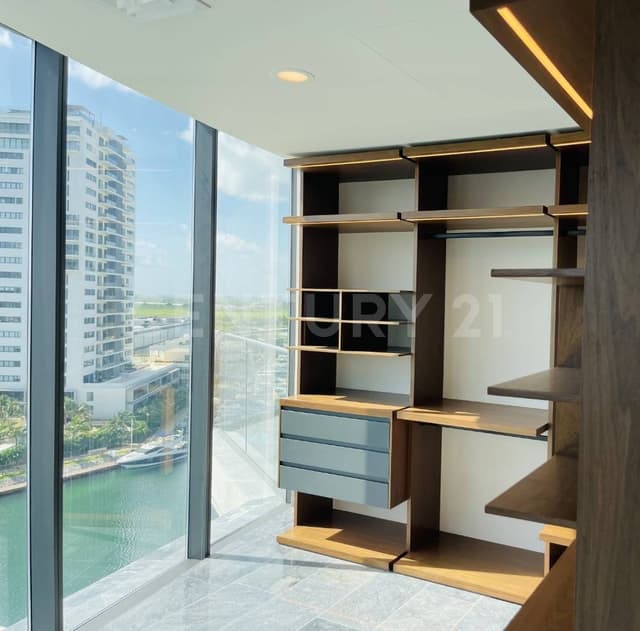 Venta de departamento con vista al mar en Shark Tower, Puerto Cancún - OFC3224