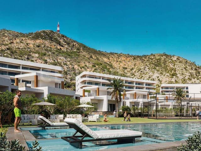 Departamento esquina con vista al mar a pasos de la Marina de Cabo San Lucas