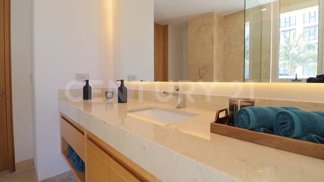 Pre-venta de departamento en Puerto Cancun C3795