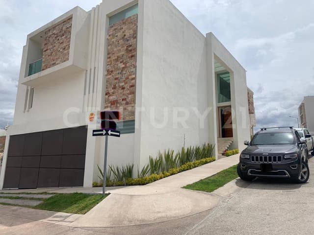 CASA RESIDENCIAL VENTA VILLA MAGNA SLP