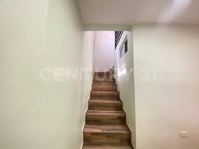 Departamento de 2 niveles en Renta