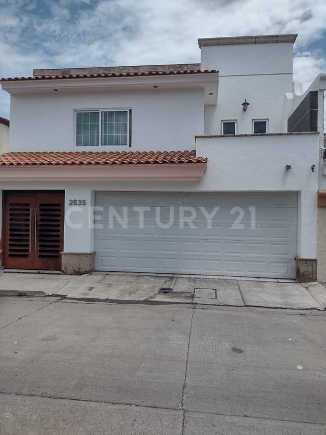 Casa en venta en fracccionamiento privado montecarlo Culiacan,Sinaloa
