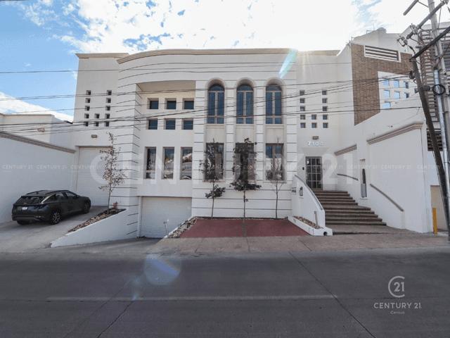 OFICINA EN RENTA EN RESIDENCIAL CUMBRES