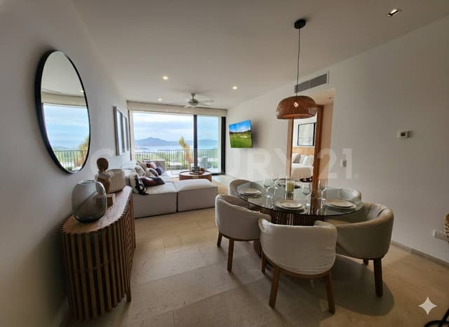 Condo en Planta Baja con Jardín Privado y Vista al Mar en Solaria, Los Cabos