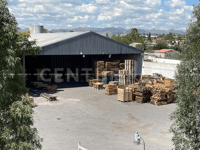 BODEGAS Y AMPLIO TERRENO, OFICINAS Y TALLER EN VENTA EN NOMBRE DE DIOS CHIHUAHUA