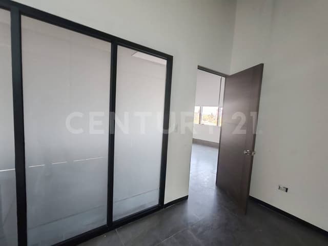 RENTA OFICINA ADECUADA EN DISTRITO V EN SALTILLO