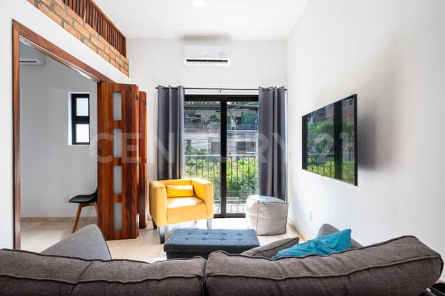 Edificio Breezes Remance, Unidad 2B