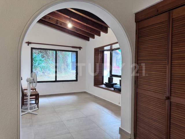 Casa en Venta con Alberca y Jardín, Fracc. Limoneros, Morelos