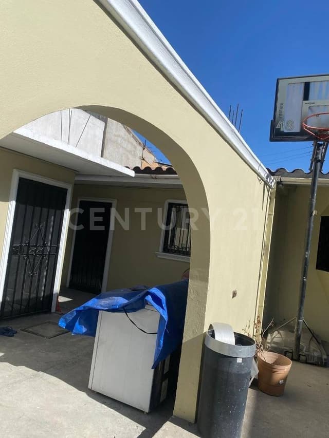 CASA EN VENTA DE 4 RECAMARAS EN CAMPESTRE MURUA, TIJUANA BC