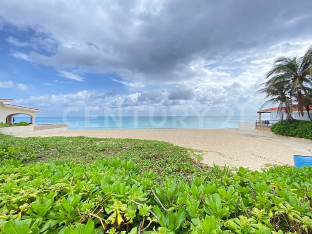 Oportunidad unica Lote residencial exclusivo en venta a 40 metros de la playa