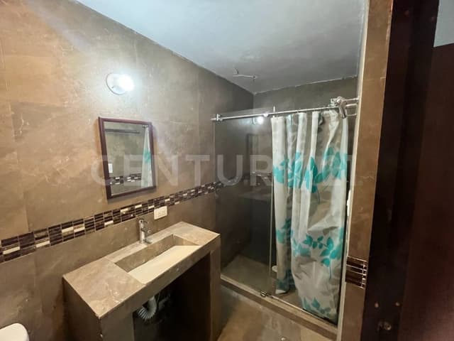 EDIFICIO DE DEPARTAMENTOS REMODELADOS EN MITRAS CENTRO