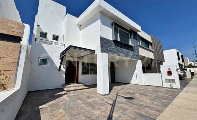 CASA EN VENTA EN LOMAS DE JURIQUILLA, QUERÉTARO