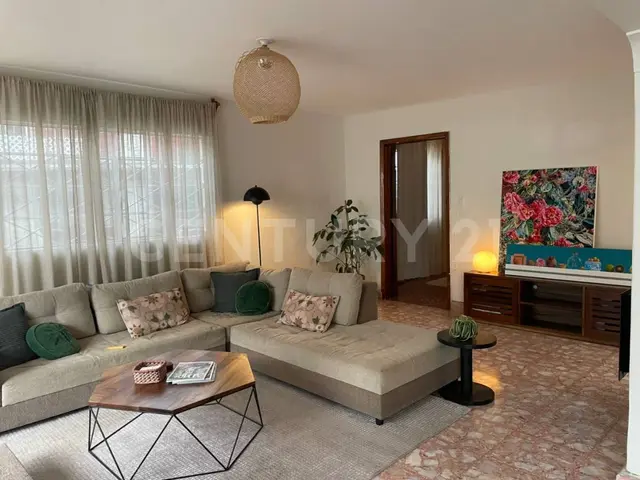 Casa de una sola planta, a 2 calles de Pacifico y Miguel Angel de Quevedo