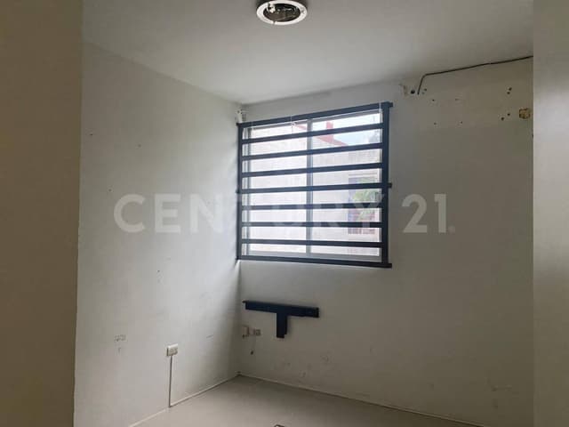 Venta de Casa en punta del mar sobre avenida principal