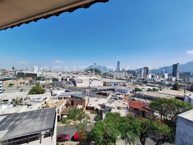 CASA EN VENTA EN COL. COLINAS DE SAN JERONIMO EN MONTERREY