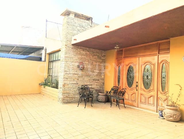 SE RENTA CASA EN COL REPUBLICA SALTILLO