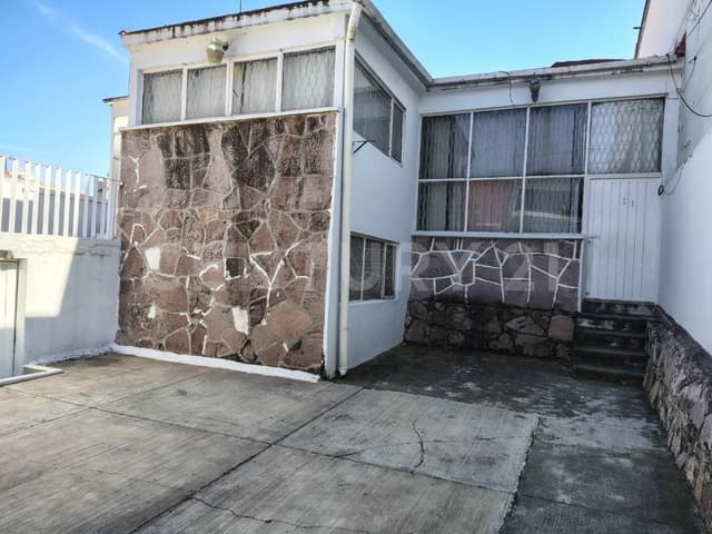 RENTA CASA EN ARBOLEDAS