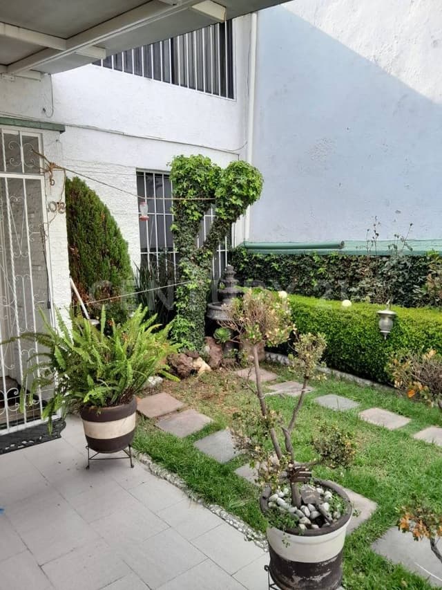 CASA EN VENTA EN INMEJORABLE ZONA DE TOLUCA
