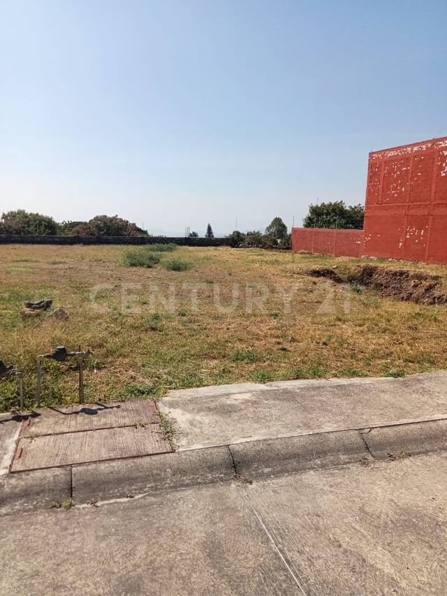 TERRENO EN VENTA EN Privada de 7 lotes, JARDINES DE AHUATEPEC.