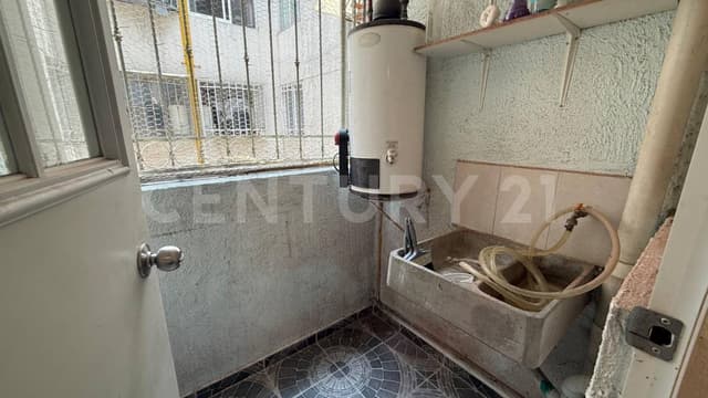 Departamento en Joyas Vallejo, ubicado en el 4° piso vivienda multifamiliar.