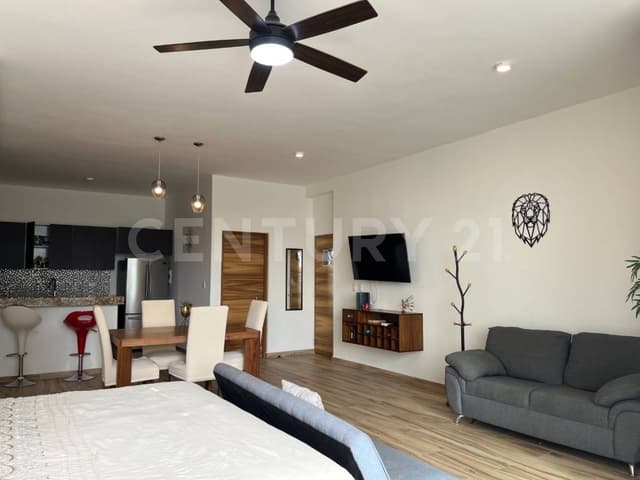 Estudio en renta en av 10 y cerca de Playa en colonia Colosio P4095