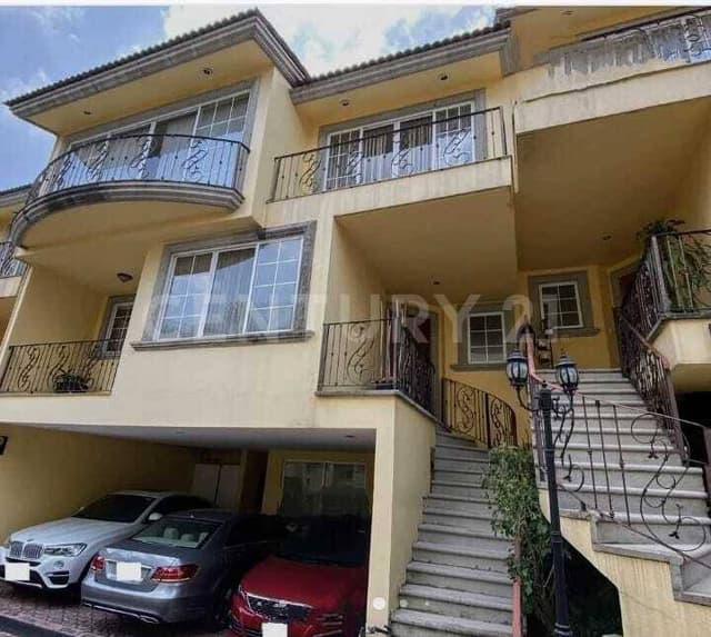 Residencia en Venta en Hacienda de las Palmas, Huixquilucan.