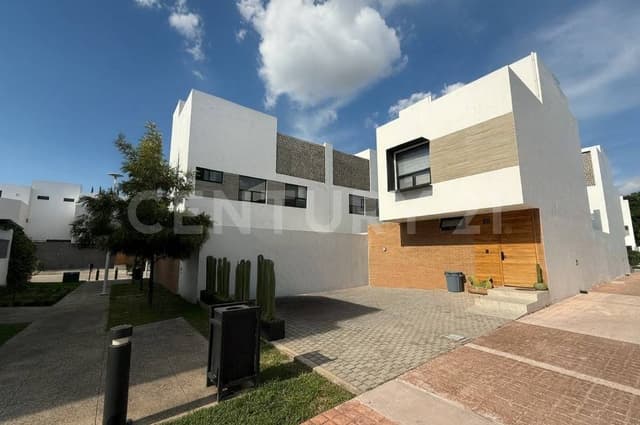 CASA EN VENTA COTO MUNAH