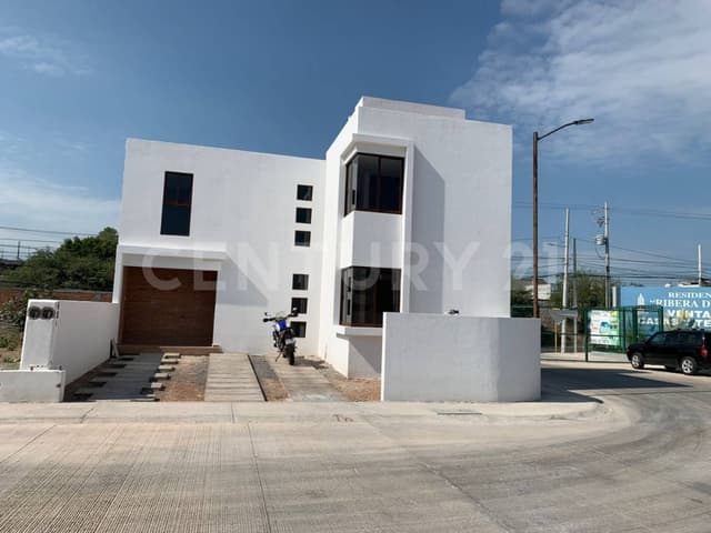 Casa en Venta Fraccionamiento Ribera del Río.