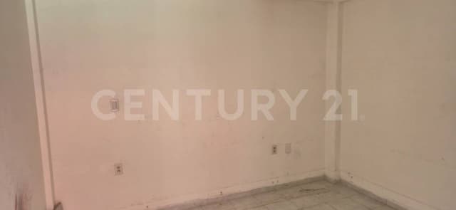 Local en renta, San Cristóbal Centro – 70 m², planta alta, alto flujo