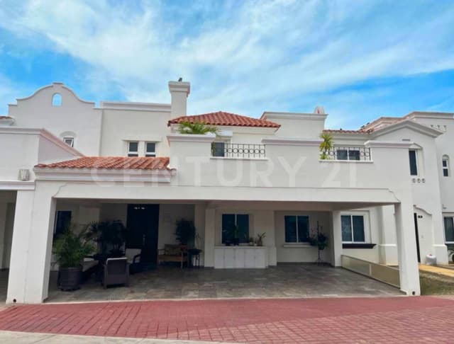 CASA EN VENTA EN MEDITERRÁNEO CLUB RESIDENCIAL, MAZATLÁN, SINALOA.
