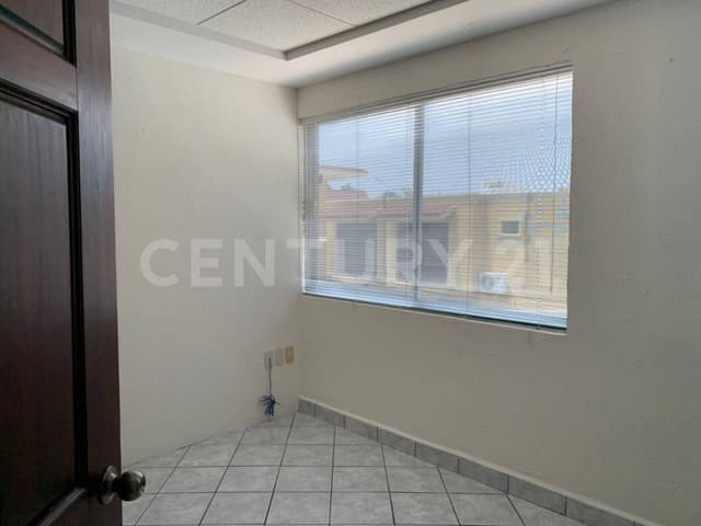 OFICINA EN RENTA ZONA DORADA AV. AGUA DULCE TAMPICO TAMAULIPAS