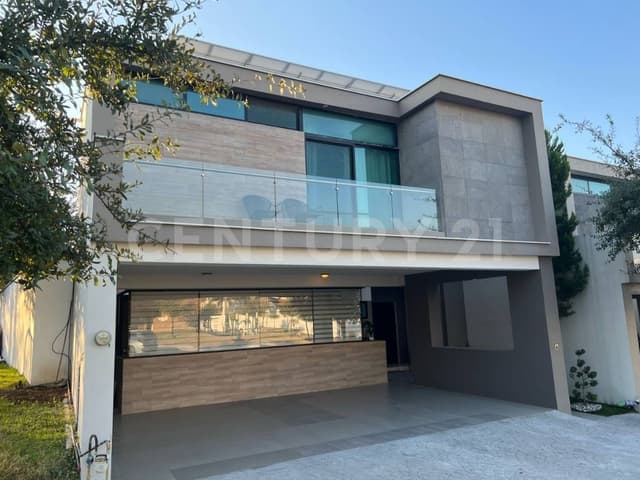 Casa en Venta en Fraccionamiento Encinos del Vergel