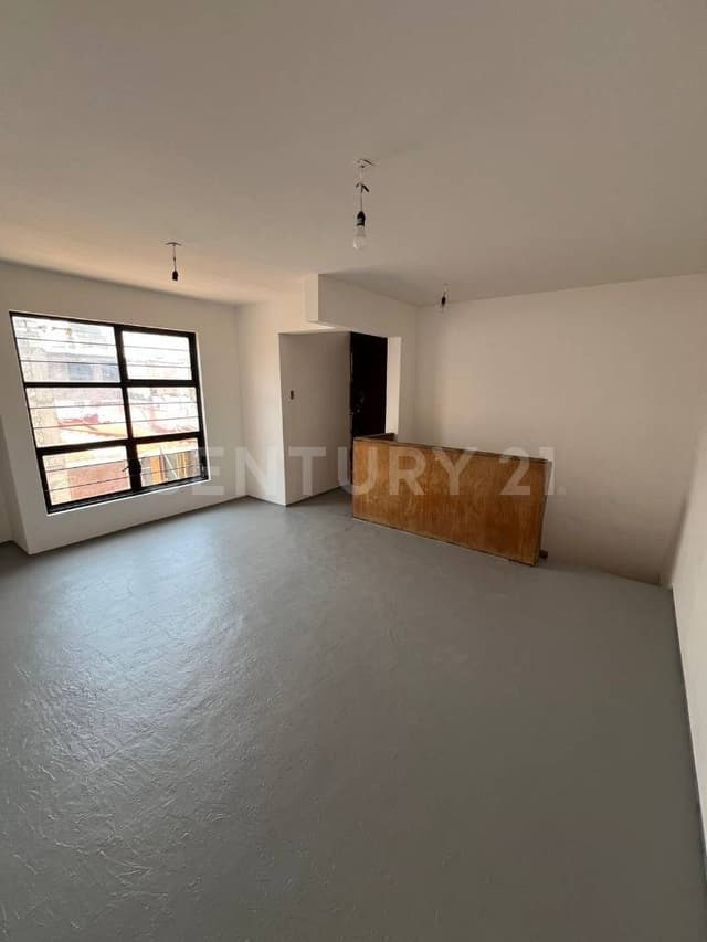 Amplia casa en venta