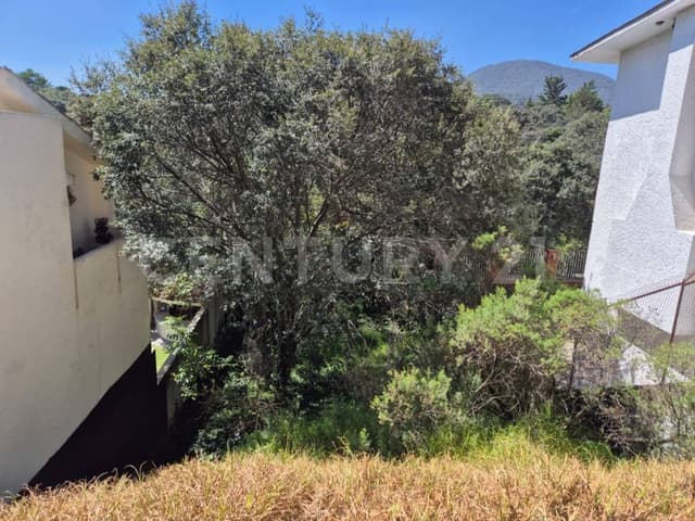 Terreno descendente en Venta en Residencial Chiluca, Atizapan de zaragoza