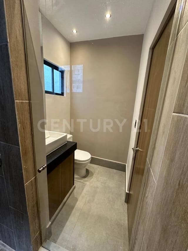 CASA EN RENTA EN LA COL. CUMBRES ELITE PREMIER