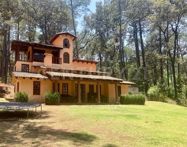 TERRENO CON VISTA AL BOSQUE, ACCESO A UN RÍO Y CASA, VALLE DE BRAVO.