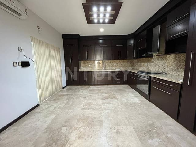 CASA EN VENTA EN ZONA COLINAS DE SAN MIGUEL, CULIACÁN, SINALOA