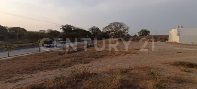 Renta de Terreno en Av. Prolongación Hidalgo, Real Santa Fe, Villa de Álvarez