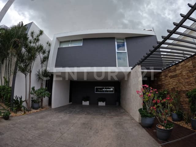 Casa en Altabrisa, Mérida – Venta - Renta – Ubicación Premium y Confort Moderno