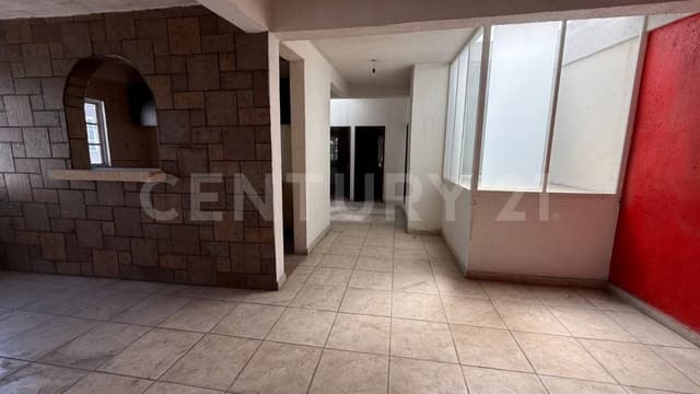 Propiedad en venta Av 508 con casa, 1 departamento, y 2 locales para remodelar