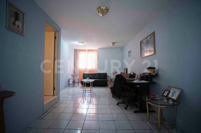 Amplia casa familiar con excelente distribución y gran iluminación natural