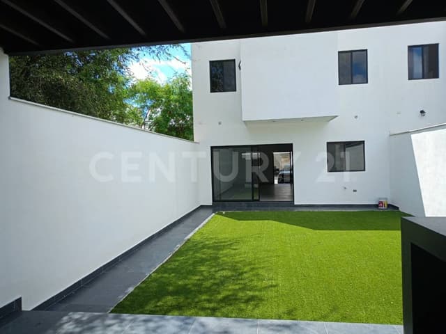 Casa SEMIEQUIPADA Nueva en VENTA en Privada en Carretera Nacional