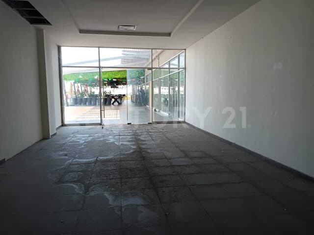 LOCAL EN RENTA EN AVE. GARZA SADA, MONTERREY, NUEVO LEÓN