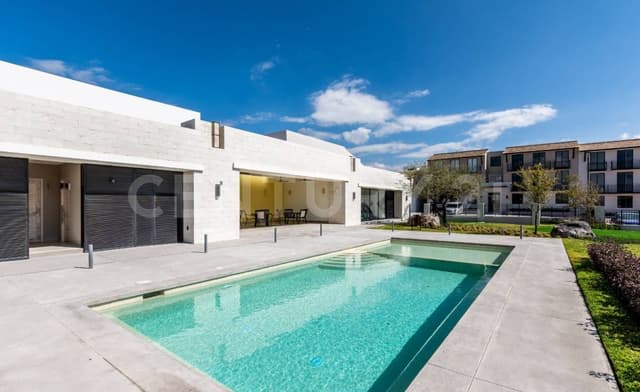 ESTRENA ESTA HERMOSA CASA EN RENTA EN EL REFUGIO!!